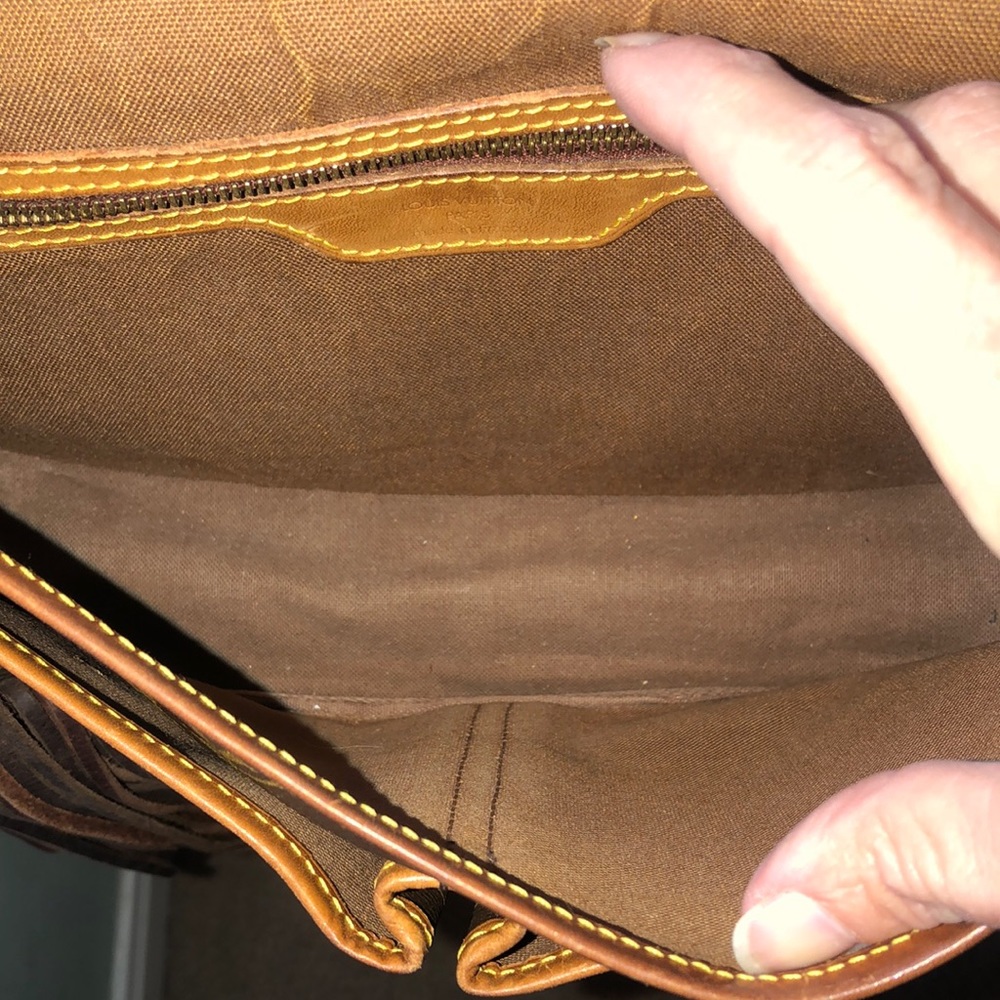 Vintage Boho Fringe Authentic Louis Vuitton Purse - Picture 10 of 15